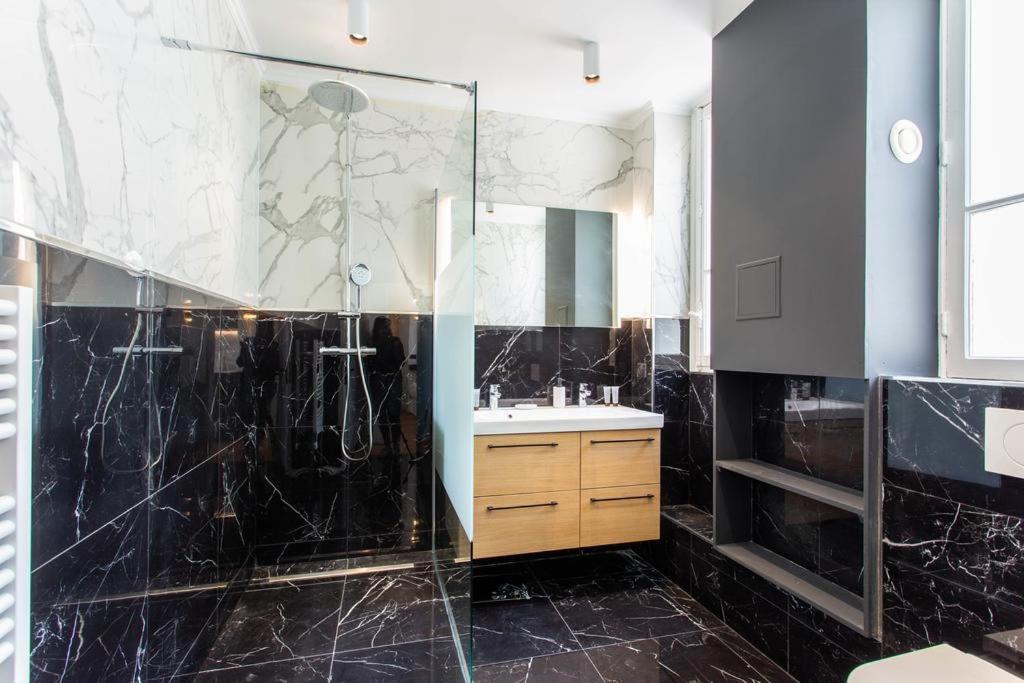 Intimate Apartment - 1Br-2P - Champs Elysees Paris Bagian luar foto